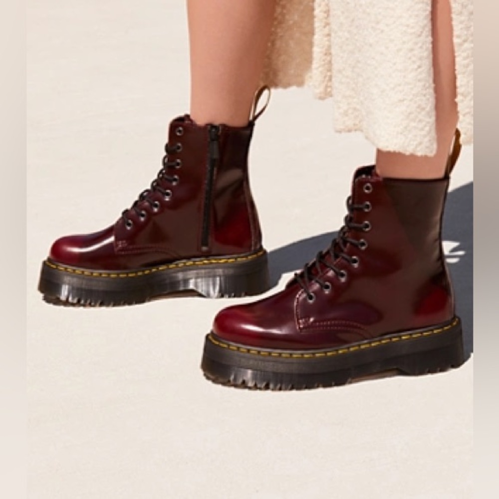 Dr. Martens Vegan Jardon Boots in cherry 🍒